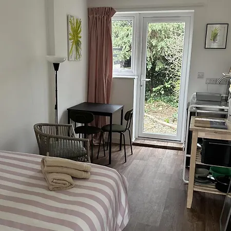 Apartment Garden 1 With Parking In North *