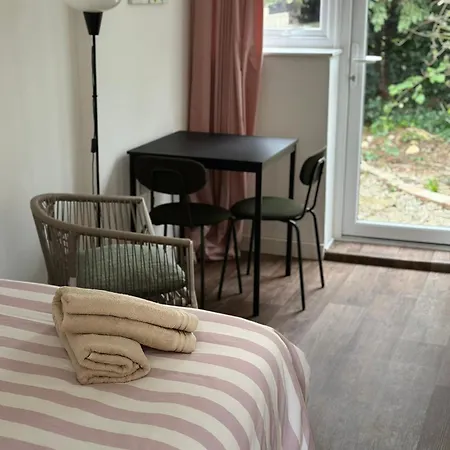 Garden 1 With Parking In North Apartment Bristol