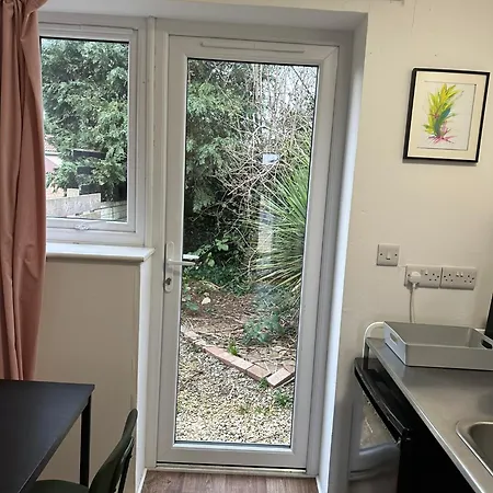 Apartment Garden 1 With Parking In North *